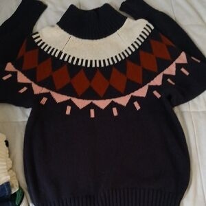 Women's Black and White Sweater